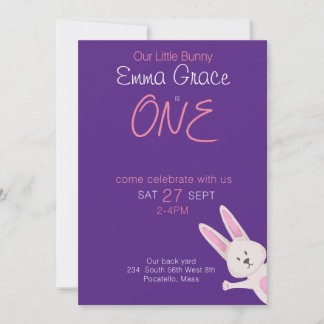 Verspielter moderner rosa Hase 1. Geburtstag Einladung