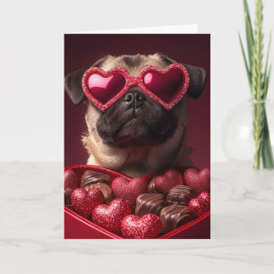 Verspielter Mops im herzförmigen Schachtelvalentin Karte