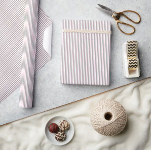 Verstaubtes Mauve Dünn Gestreift Geschenkpapier