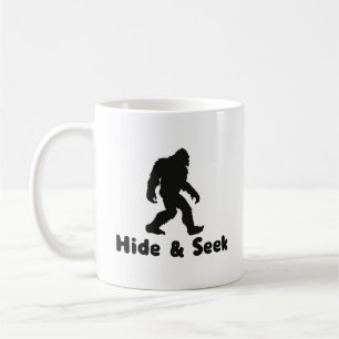 verstecken und nach Bigfoot Sasquatch suchen Kaffeetasse