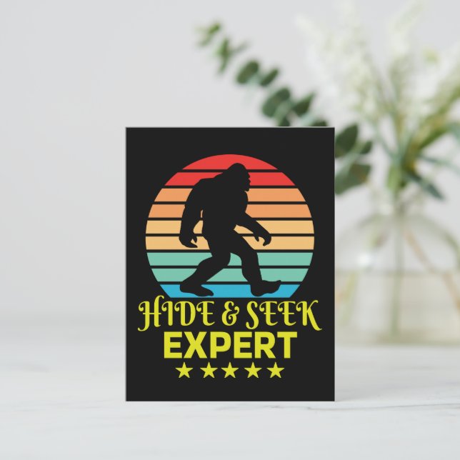 Versteckspiel Experte Bigfoot Lustig Postkarte (Stehend Vorderseite)
