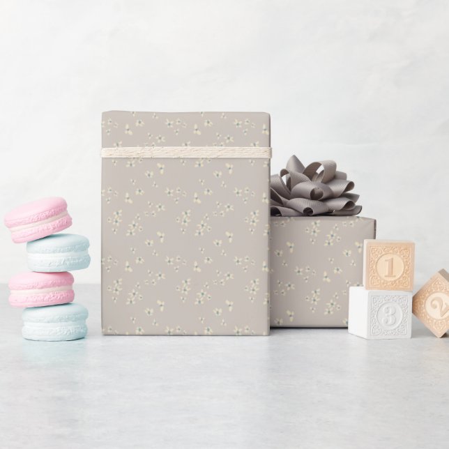 Verstreute Blüten Geschenkpapier (Babyparty)