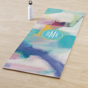 Versuch des Monogramm-  und luftiges helles Yogamatte