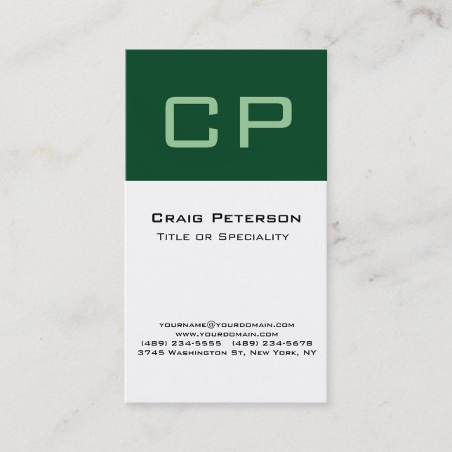Vertikal Forest Green White Monogram Business Card Visitenkarte (Vorderseite)