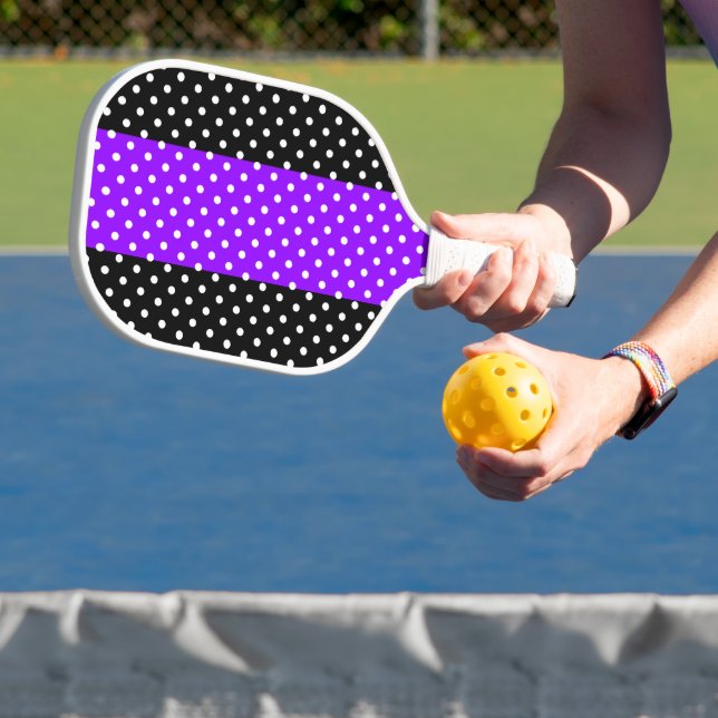 Vertikal gepunktete, Lila schwarze Streifen Pickleball Schläger (InSitu)