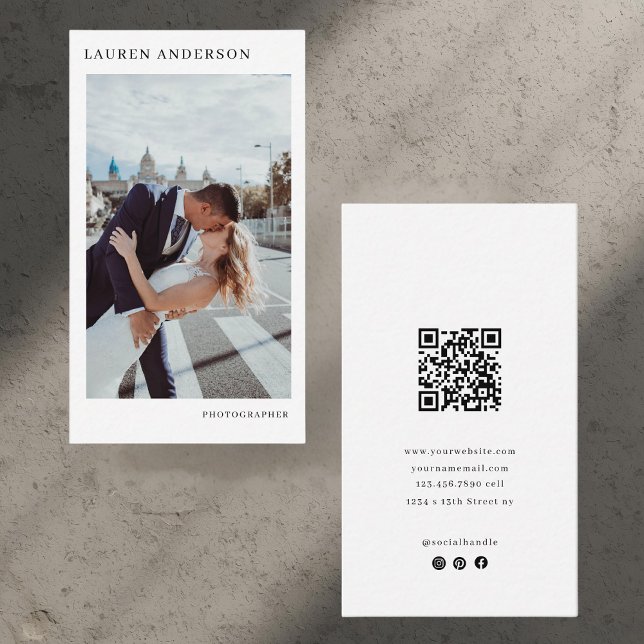Vertikal Minimalistische Foto-Visitenkarte mit QR Visitenkarte (Von Creator hochgeladen)
