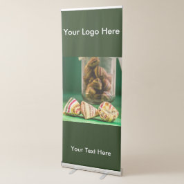 Vertikal rücknehmbares Banner