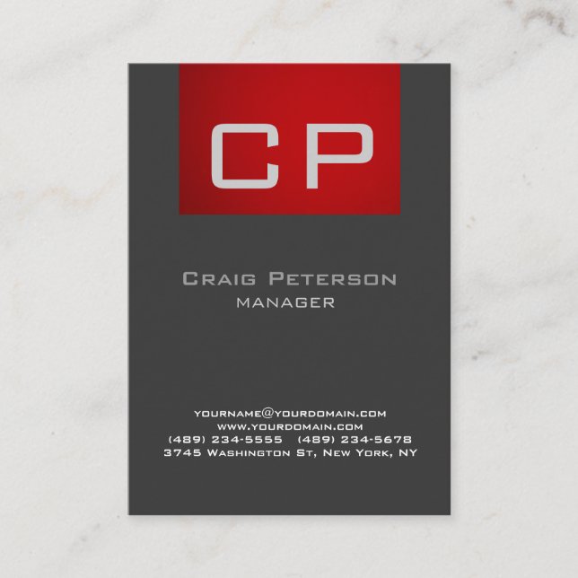 Vertikale Creative Grau Red Monogram Business Card Visitenkarte (Vorderseite)