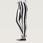 Vertikale Streifen-Schwarzweiss-Dekor an Leggings<br><div class="desc">Diese arbeiten stilvolle Leggings in einem Schwarzweiss-Dekor der vertikalen Streifen für selbst oder als Geschenk sure um, um einen Eindruck in den jedes Anlässen zu machen. Verbindung verwenden Sie des "Kontakt dieses Designers", um mit uns mit Ihren speziellen Entwurfsanträgen oder für etwas Unterstützung mit irgendwelchen Ihres Kundenbezogenheitsprojektbedarfs in Verbindung zu...</div>