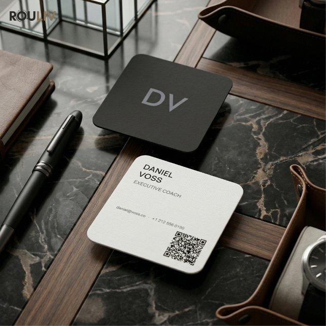 Vertikaler Minimaler Moderner QR-Code | Profession Quadratische Visitenkarte (Architectural Vertical Minimal QR Code Executive Consultant Professional
)