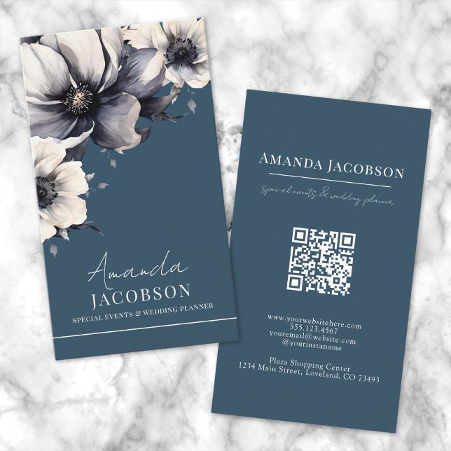 Vertikaler QR Code Blauer Blütenschlauch Beruflich Visitenkarte (Vertical QR Code Blue Floral Elegant Professional Business Card)
