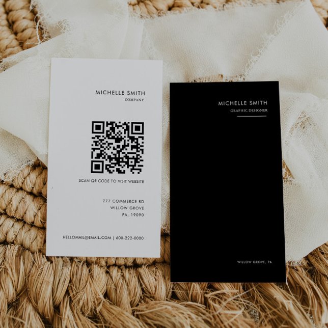 Vertikaler Qr-Code des schwarzen und weißen Grafik Visitenkarte (Von Creator hochgeladen)