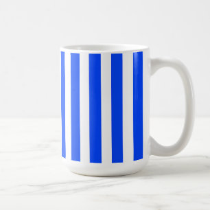 Vertikales Stricksegler Blau- und Weißmuster Kaffeetasse