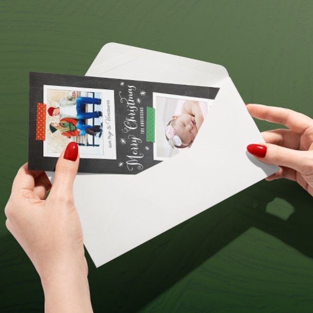 Vertikales Waschband und Kamerafahrt-Fotokarte Feiertagskarte (Skinny two-photo Christmas card with red and green Washi tape and chalkboard lettering)