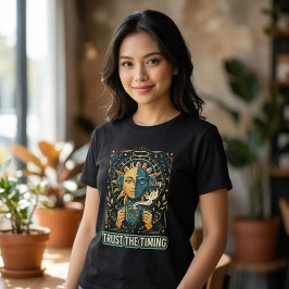 Vertraue dem Timing Sun Moon Lo-Fi Kaffee T-Shirt