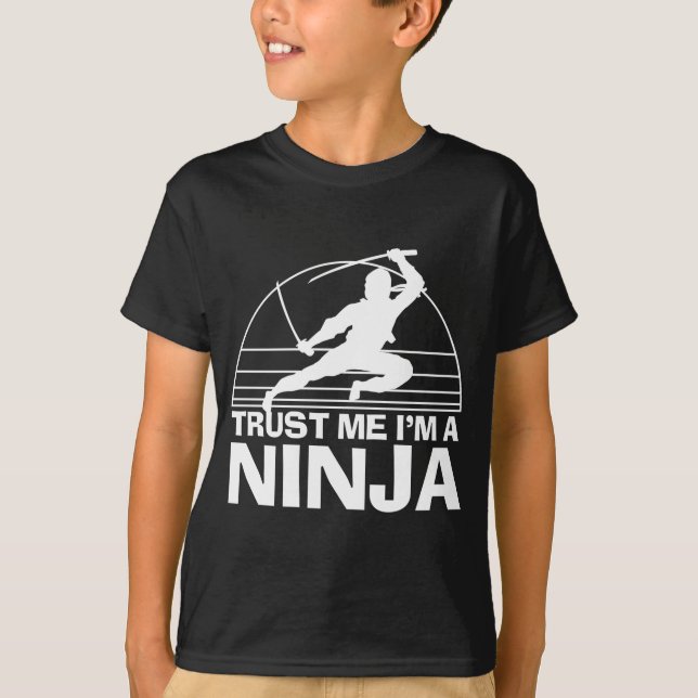Vertraue mir, dass ich ein Ninja bin T-Shirt (Vorderseite)