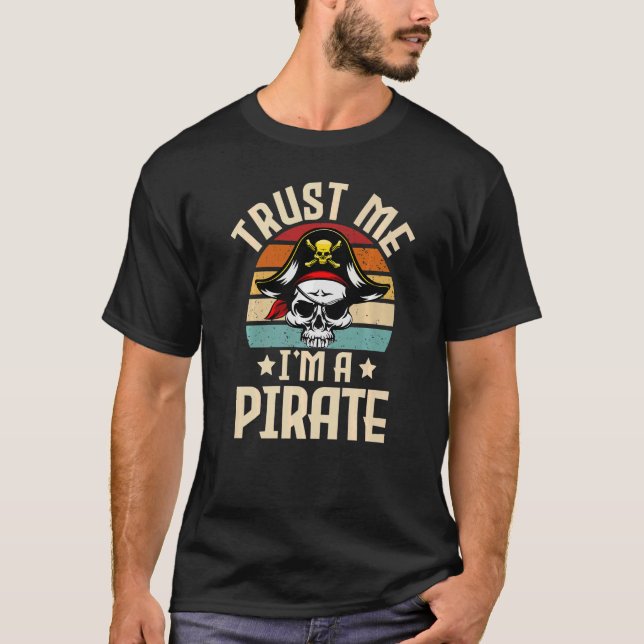 Vertraue mir, ich bin ein Piraten Lazy Halloween K T-Shirt (Vorderseite)