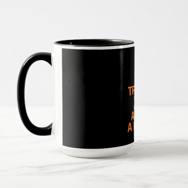 Vertraue mir, ich bin fast ein Anwalt Tasse (Links)