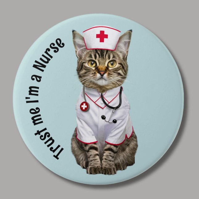 Vertraue mir, ich bin Krankenschwester, niedlicher Button (Von Creator hochgeladen)