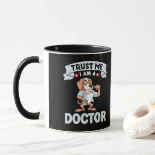 Vertraue mir im Doctor-T - Shirt Tasse