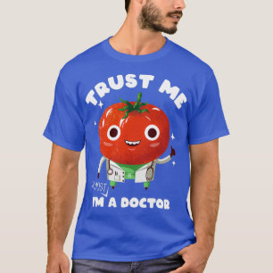 Vertraue mir im fast Doktor T-Shirt