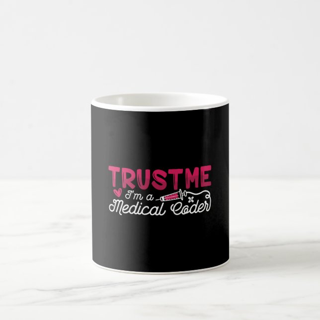 Vertrauen Sie mir, dass ich ein ICD-Programmierer  Kaffeetasse (Mittel)