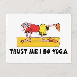 Vertrauen Sie mir, dass ich Yoga-Geschenk mache Postkarte