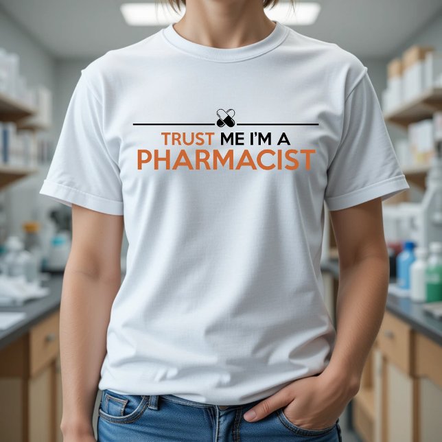 VERTRAUEN SIE MIR, EIN PHARMAKIST ZU SEIN Tri-Blend SHIRT (Von Creator hochgeladen)
