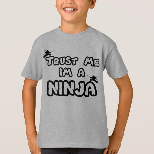 Vertrauen Sie mir im Ninja-Schweißgerät-Shirt T-Shirt (Vorderseite)