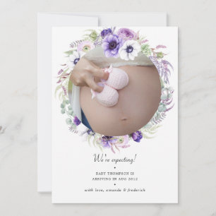 Verwaschenes Violett Pastell Blumen Foto Schwanger Ankündigung