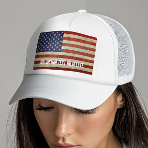 Verwitterte, ramponierte amerikanische Flagge Truckerkappe