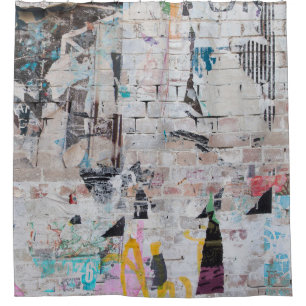 Verwitterter Backstein: Urbane Posterwand. Duschvorhang