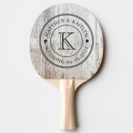 Verwittertes Weiß gekalktes Holz Hochzeitsmonogram Tischtennis Schläger