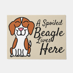 verwöhnter Beagle lebt hier Fußmatte