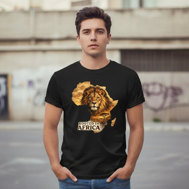 Verwurzelt in Afrika Löwe Tri-Blend Shirt (Von Creator hochgeladen)