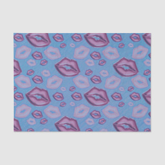 Very Periwinkle Kisses Lips in Shades of Lila Seidenpapier