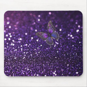 Verzaubernde Eleganz: Der lila Schmetterling mit F Mousepad