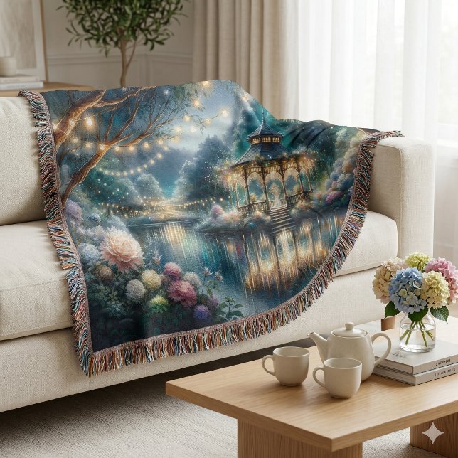 Verzauberter Gartenpavillon - Twilight-Reflexion Decke (Enchanted Garden Gazebo Twilight Reflection Throw Blanket On Living Room Sofa)