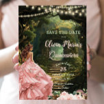 Verzauberter Wald Blütenblüte Quinceañera Süß 16 Save The Date<br><div class="desc">Set die Bühne für eine magische Feier mit diesem verzauberten Wald Quinceañera Save the Date. Dieses traumhafte Design mit einem wunderschönen Mädchen in einem rot-rosa Kugelgewölbe umgeben von zauberhaften Lichtern aus Märchen und zauberhaftem Grün ist perfekt für ein Märchen aus Quinceañera. Ideal für bezaubernde Waldthemen, Waldprinzessinnen-Themen, Storybook-inspirierte Veranstaltungen und romantische...</div>