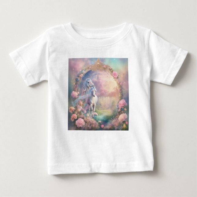 Verzaubertes Einhorn in einer Blume Wiese Baby T-shirt (Vorderseite)
