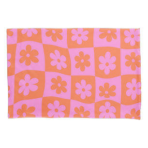 Verzerrte Retro-Rosa-Orangen-Blumen auf Schachbret Kissenbezug