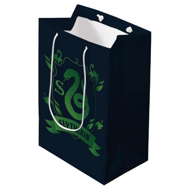 Verziert SLYTHERIN™-Wappen Mittlere Geschenktüte (Vorderseite Schrägansicht)