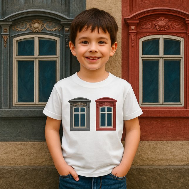 Verzierte Architektur des Europäischen Fensters T-Shirt (Von Creator hochgeladen)