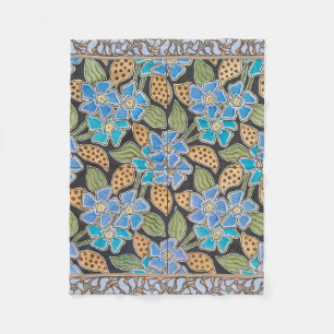 Verzierte blaue Immergrün-Blumen im klassischen Ju Fleecedecke