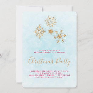 Verzierte Goldene Schneeflocken auf blau, festlich Einladung