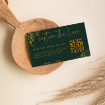 Verzierte Goldkübel erfassen den QR-Code der Liebe