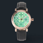 Verzierte grüne und weiße Fliesen Armbanduhr<br><div class="desc">Handgemalte verzierte Fliesen mit Blumenelementen</div>