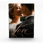 Verzierte Liebe | Imitate Rose Goldkalligrafie Fotoblock<br><div class="desc">Dieses wunderschöne Foto-Block zeigt Ihre persönliche Hochzeit oder Paare Foto,  mit dem Wort "Liebe" erscheint in einer eleganten Imitat Rose Gold Look Kalligraphie Overlay.</div>