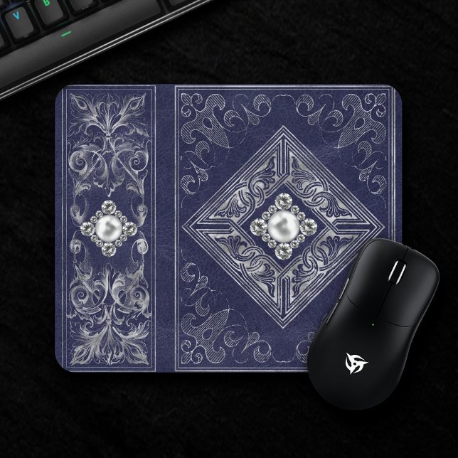 Verzierte Opulenz | Blauer und Silberschmuck Geblü Mousepad (Von Creator hochgeladen)