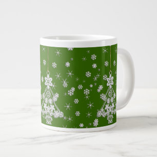 Verzierter Weihnachtsbaum & Schneeflocken Jumbo-Tasse